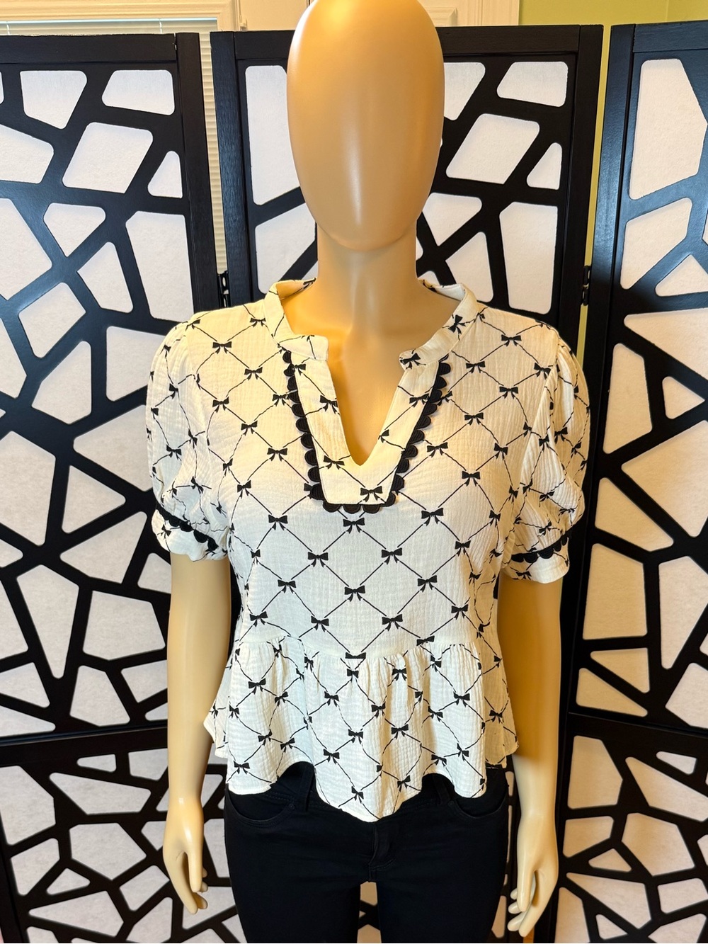 So Me White Top with Black Bow Print TOP ONLY NWT
